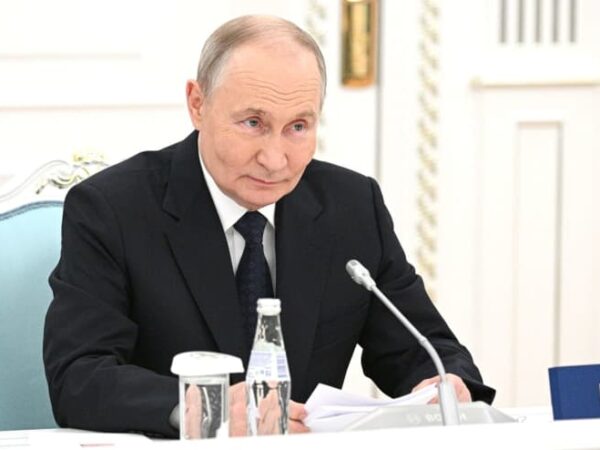 Putin threatens to strike Kiev with new medium-range missile