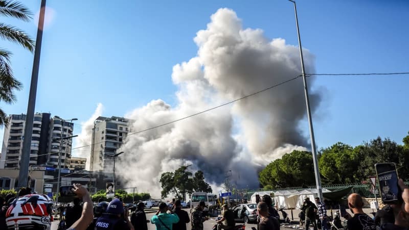 Renewed Israeli airstrikes on Beirut suburb Renewed Israeli airstrikes on Beirut suburb