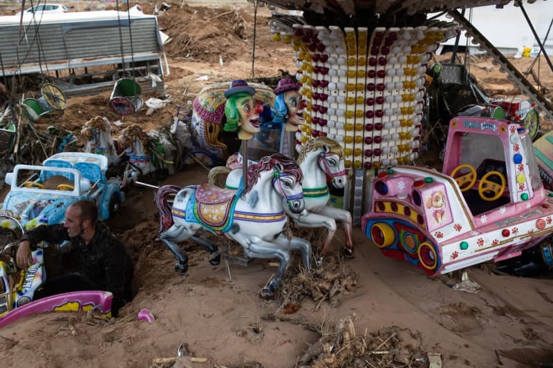 Search for missing continues after flood disaster in Spain