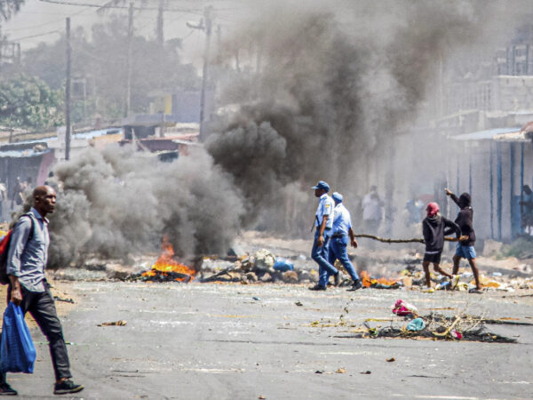 South Africa closes its border again with Mozambique, where post-election violence worsens