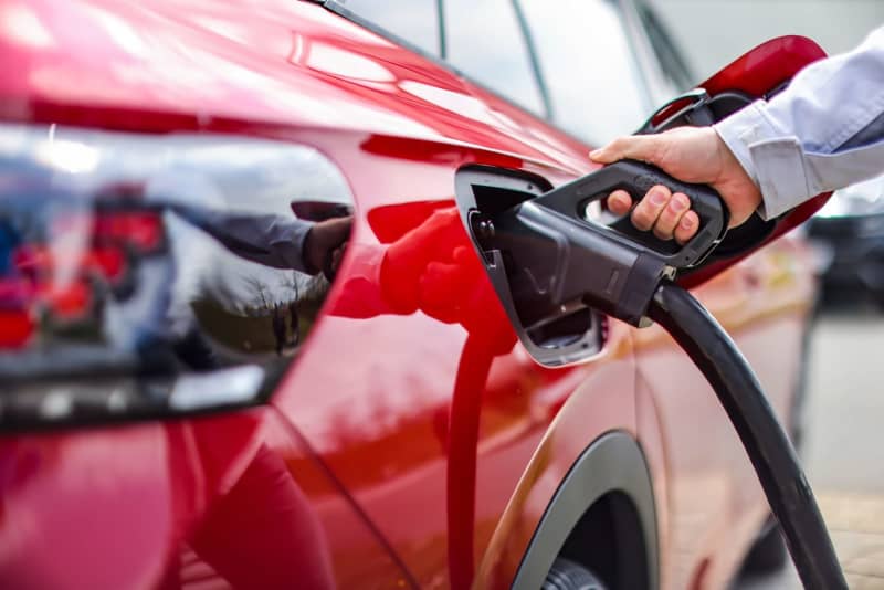 Study shows electric and petrol car prices narrowing in Germany Study shows electric and petrol car prices narrowing in Germany
