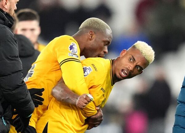 Gary O’Neil defends his position as Wolves manager despite loss to West Ham as he also hits out at VAR | Football News