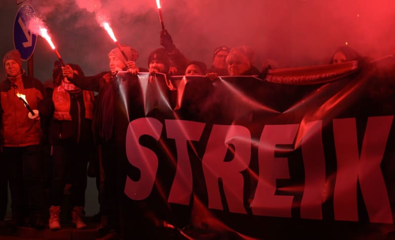 German auto giant Volkswagen braces for strikes called for Monday