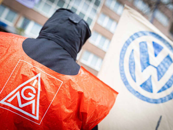 High-stakes labour talks resume at German carmaker Volkswagen
