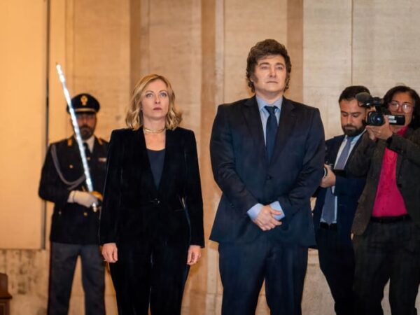 Italian PM Meloni grants citizenship to Argentina’s Milei in Rome