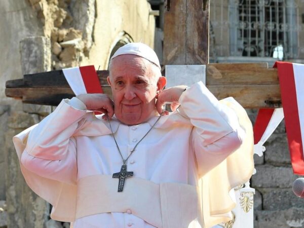 Pope assassination plot foiled by UK intelligence