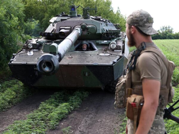See the French AMX-10 fighting vehicle Ukrainian troops are putting to the test