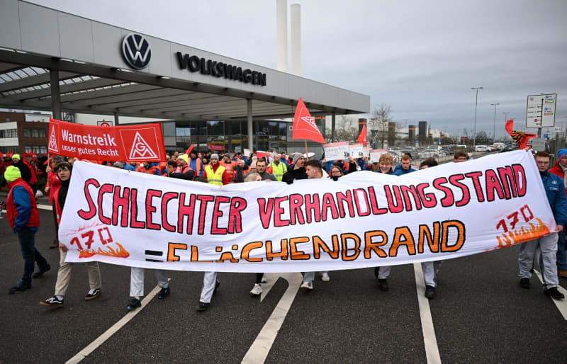 VW workers in Germany to walk off assembly lines again on Monday