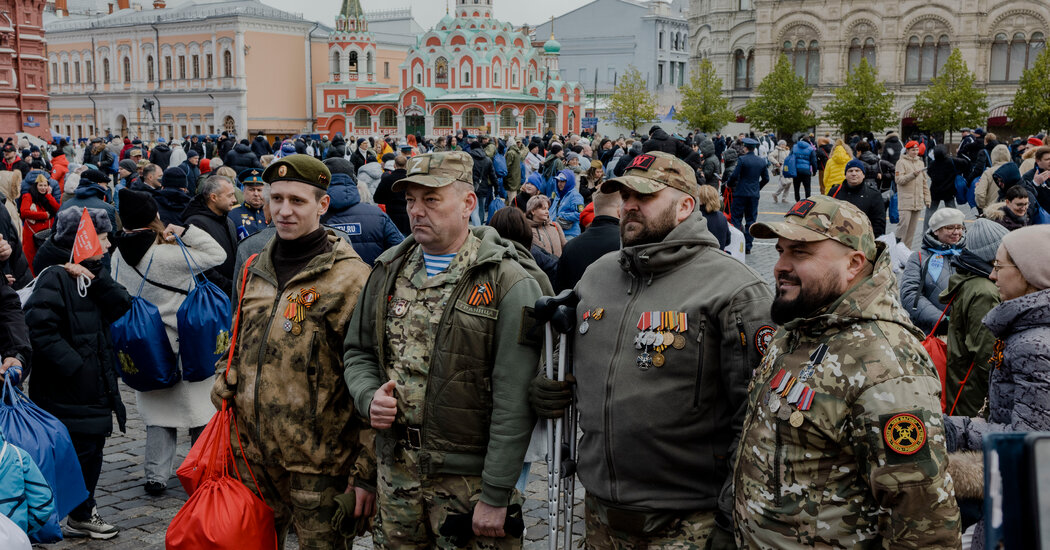 Chastened by Past Wars, Kremlin Tries to Elevate Its Veterans Chastened by Past Wars, Kremlin Tries to Elevate Its Veterans