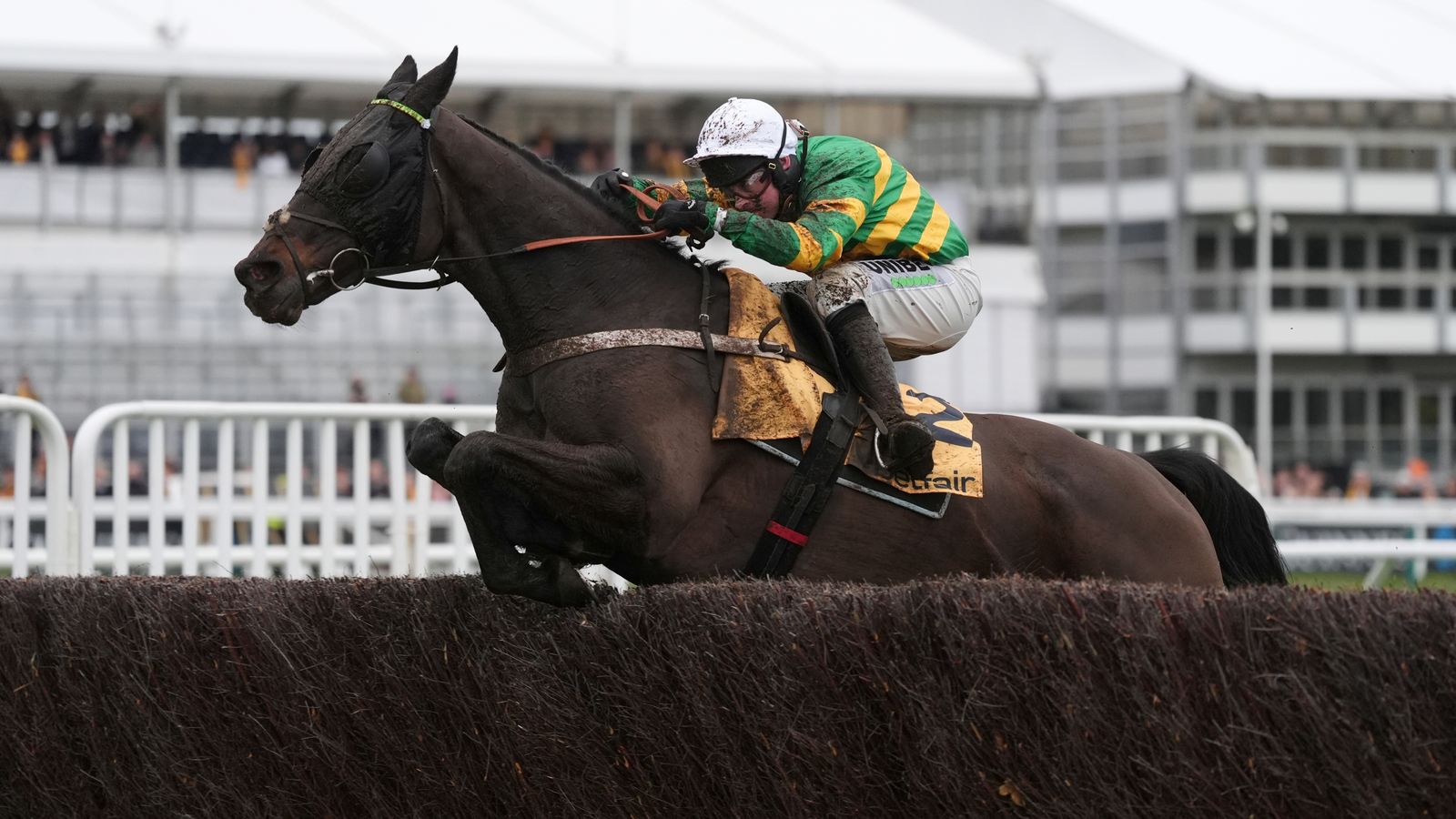 Cheltenham: Chantry House rolls back the years with decisive victory for Nicky Henderson | Racing News