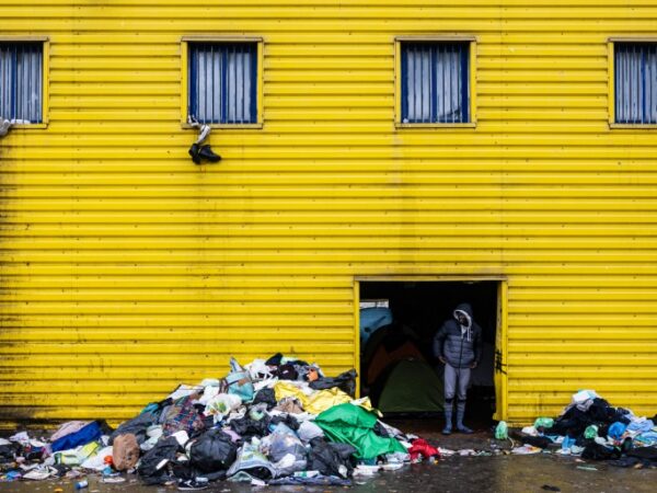 Dreams of Britain warm migrants against harsh French winter