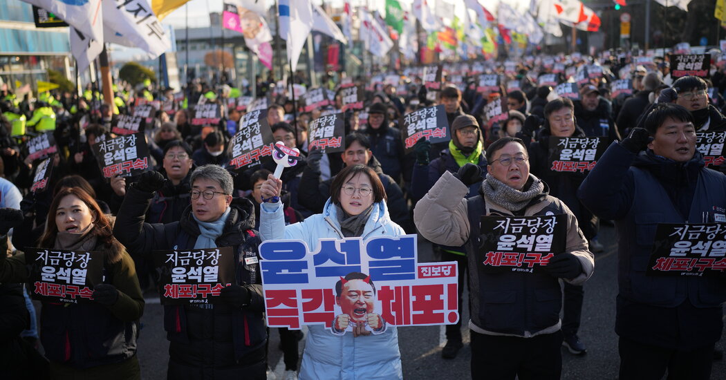 Impeached President Faces Down Detention Bid, Stoking South Korea’s Crisis