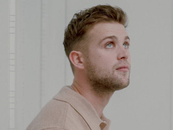 In ‘Prime Target,’ Leo Woodall’s Math Checks Out