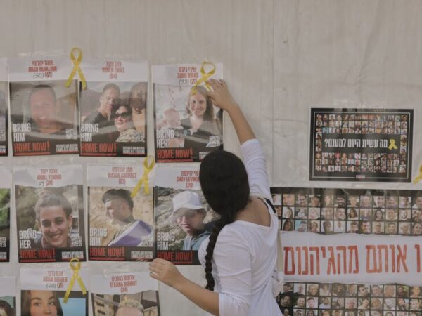 Israeli Vote on Cease-Fire Is Delayed as Diplomats Work on Details