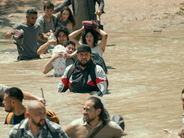 ‘Mo’ Review: An International Hustle