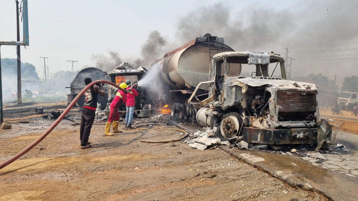 Nigerian gasoline tanker explosion death toll rises to 86, with 55 others injured Nigerian gasoline tanker explosion death toll rises to 86, with 55 others injured
