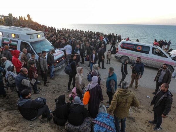 Palestinians’ return on hold as Israel accuses Hamas of breaching truce deal