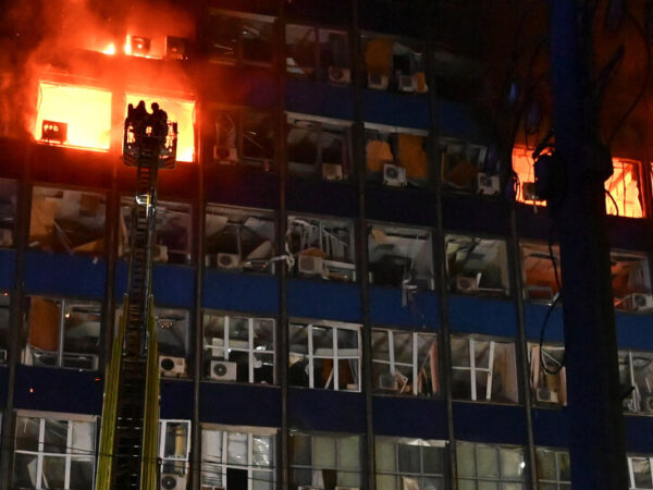 Russian Strike Kills 13 in Southeastern Ukraine