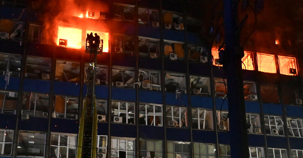 Russian Strike Kills 13 in Southeastern Ukraine