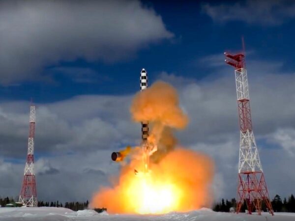 Russia’s new ICBM with lots of warheads keeps running into problems, leaving it stuck with older, inferior missiles