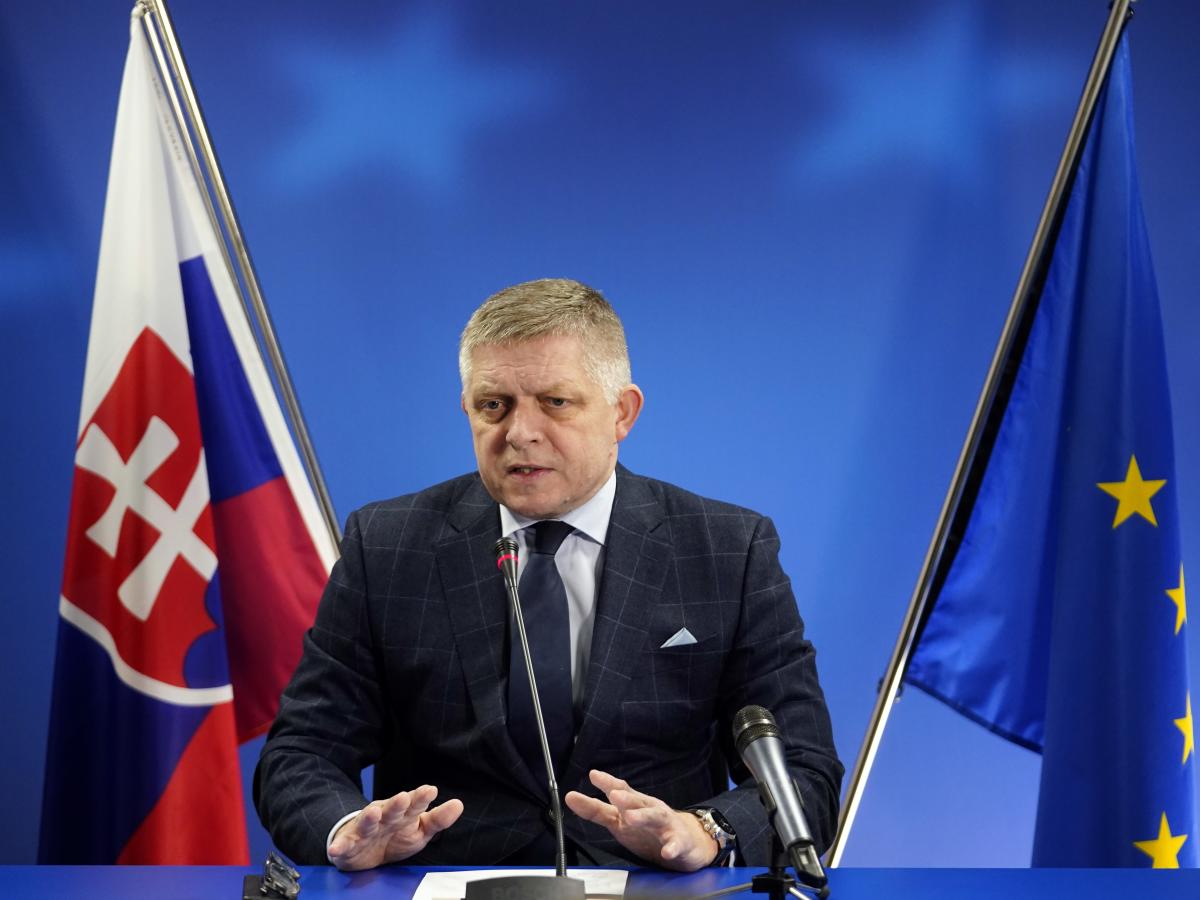 Slovakia threatens to cut aid to Ukrainian refugees after Kyiv shuts off Russian gas pipeline Slovakia threatens to cut aid to Ukrainian refugees after Kyiv shuts off Russian gas pipeline