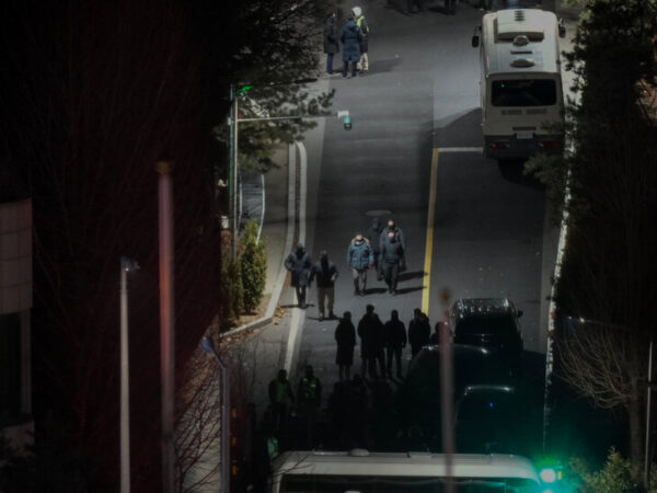 South Korean Investigators Try Again to Detain President Yoon at His Residence