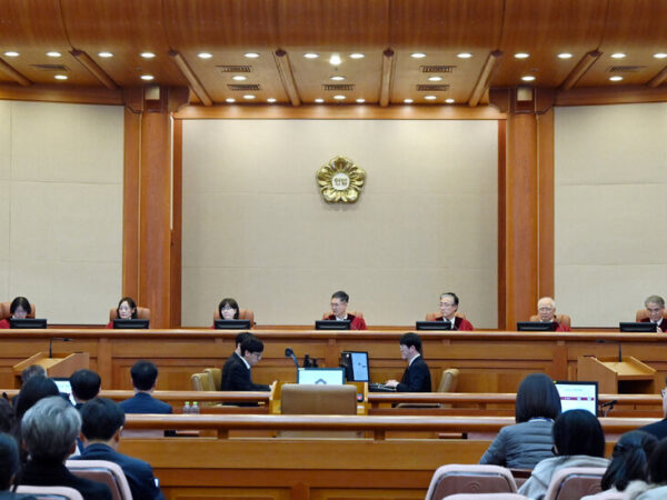 South Korean Leader Shuns Trial as He Tries to Hold Off Detention