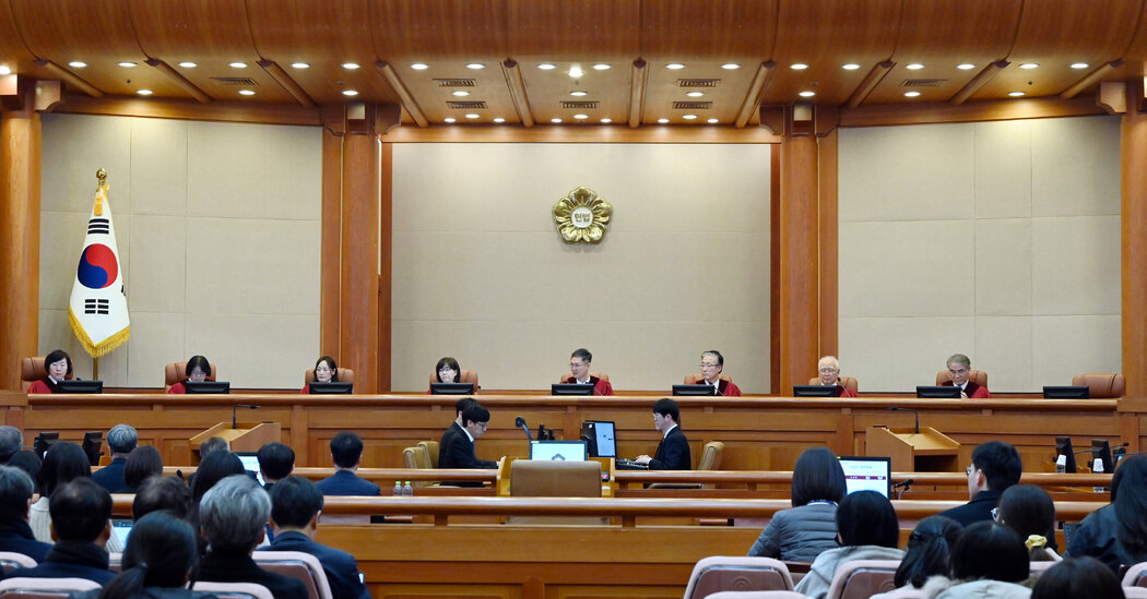 South Korean Leader Shuns Trial as He Tries to Hold Off Detention South Korean Leader Shuns Trial as He Tries to Hold Off Detention