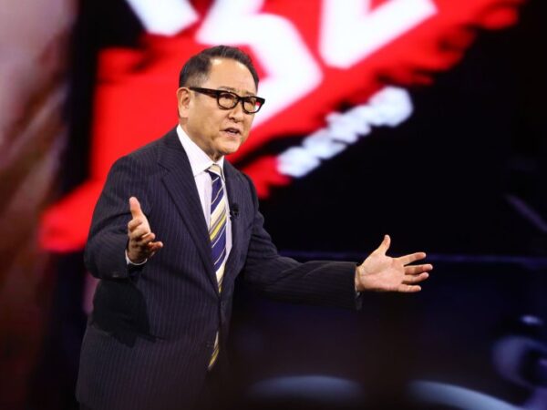 Toyota invests .4M in private Japanese spaceflight company