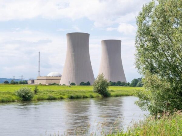 Vietnam signs nuclear energy development agreement with Russia