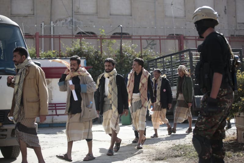 Yemen’s Houthis release 153 war detainees Yemen’s Houthis release 153 war detainees