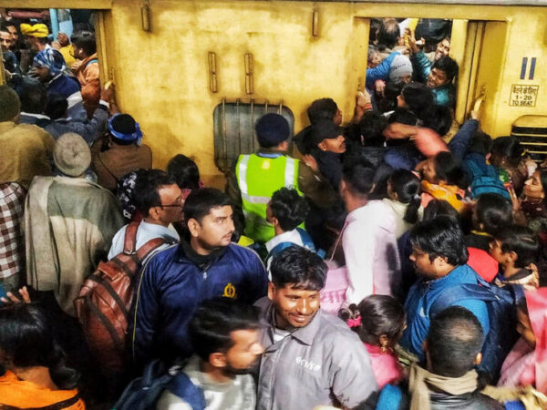 15 Reported Dead in Stampede at New Delhi Rail Station