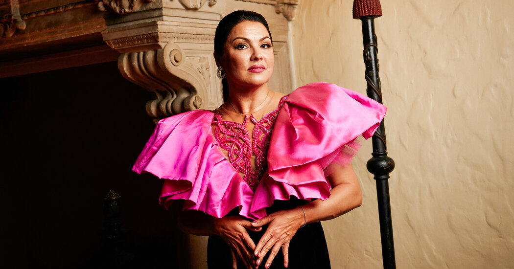 Anna Netrebko Returns to U.S. Opera Stage After Publicly Supporting Putin
