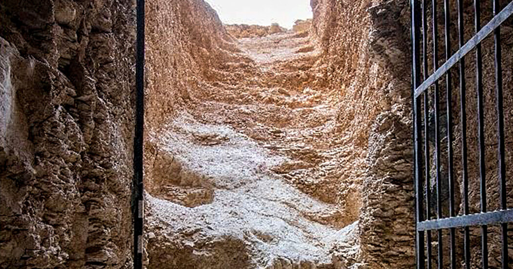 Archaeologists Find a Pharoah’s Tomb, the First Since King Tut, Egypt Says Archaeologists Find a Pharoah’s Tomb, the First Since King Tut, Egypt Says