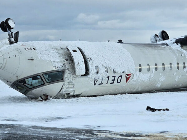 Delta Offers ,000 to Passengers on Plane That Crashed in Toronto