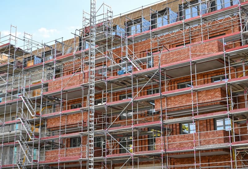 Despite housing crunch, German construction sector stuck in doldrums