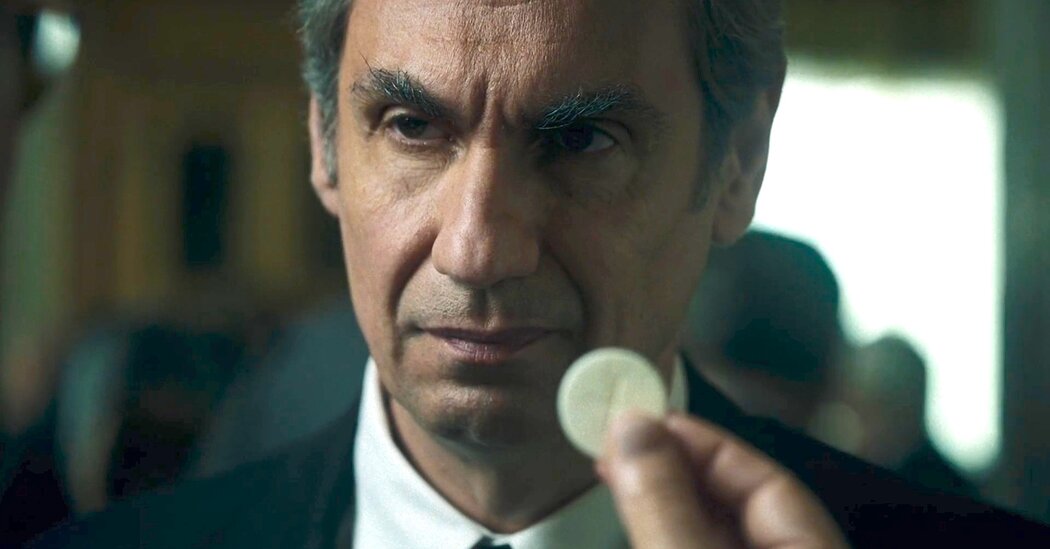 ‘Exterior Night’ Review: Life in Perilous Times ‘Exterior Night’ Review: Life in Perilous Times