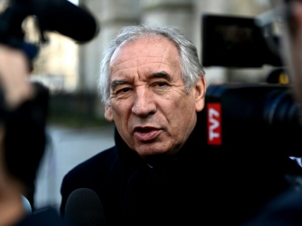 French PM set to force budget through parliament