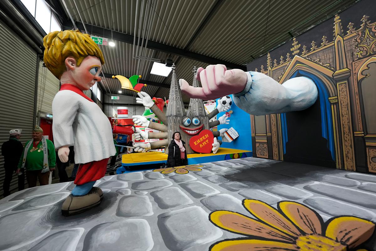 German Catholic Church condemns provocative carnival float linking Jesus to church sex abuse German Catholic Church condemns provocative carnival float linking Jesus to church sex abuse