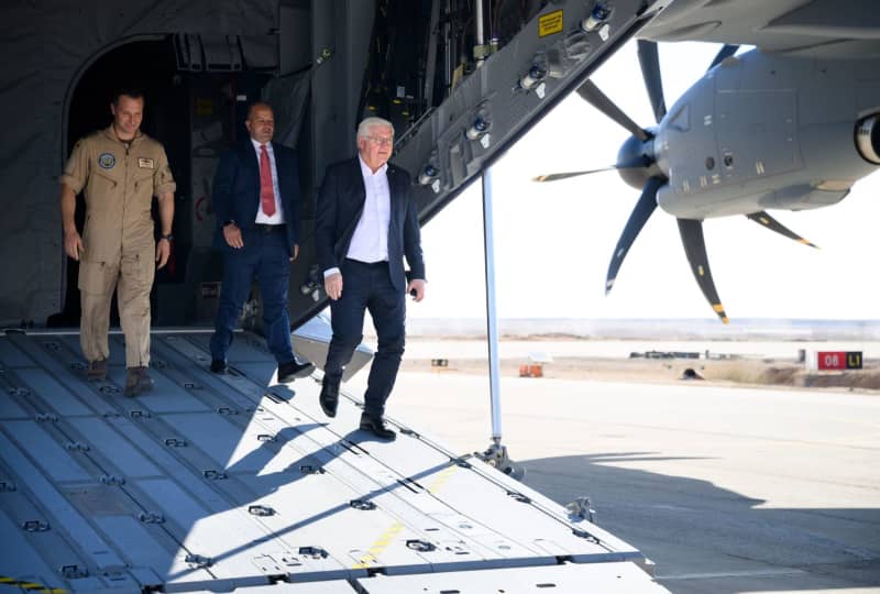 German president hands over medical aid for Gaza on Jordan visit