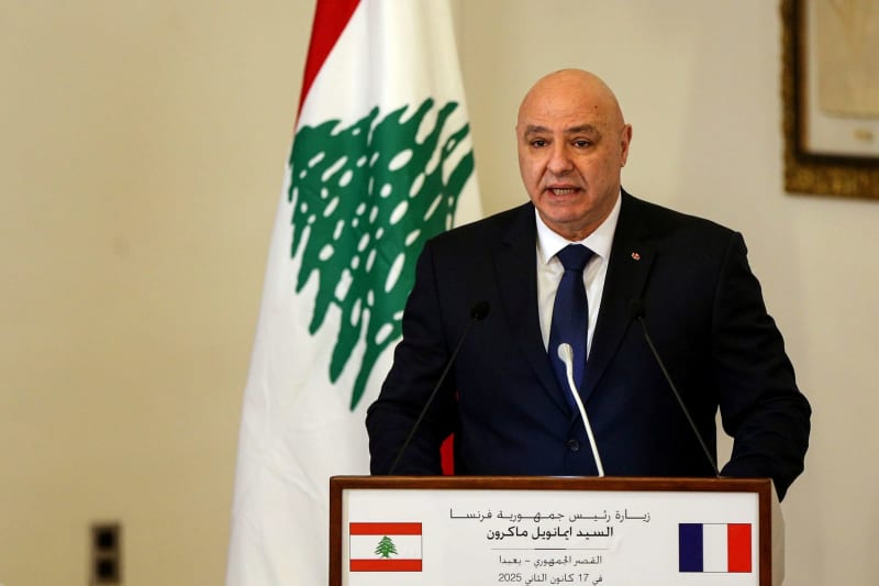 Lebanese president calls on Israel to withdraw according to deadline Lebanese president calls on Israel to withdraw according to deadline