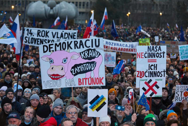Protesters in Slovakia demand PM Fico resign over Russia stance Protesters in Slovakia demand PM Fico resign over Russia stance