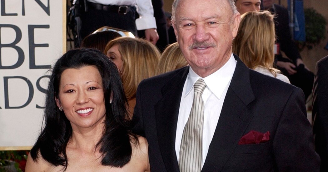 Scattered Pills Found Near Body of Gene Hackman’s Wife as Inquiry Continues Scattered Pills Found Near Body of Gene Hackman’s Wife as Inquiry Continues