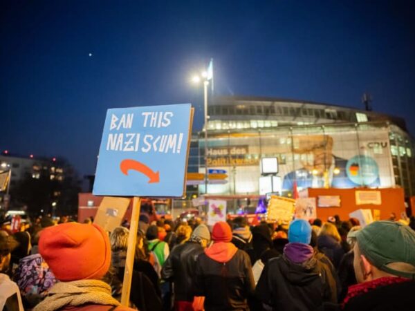Thousands more people rally in Germany against the far right