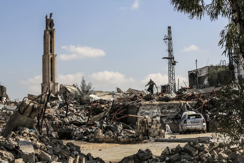 Two dead after Israeli tanks open fire in Rafah