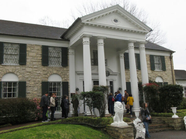 Woman Will Plead Guilty in Scheme to Defraud Presleys and Sell Graceland