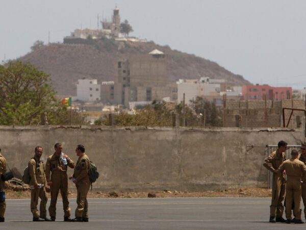 France begins handing over military bases to Senegal