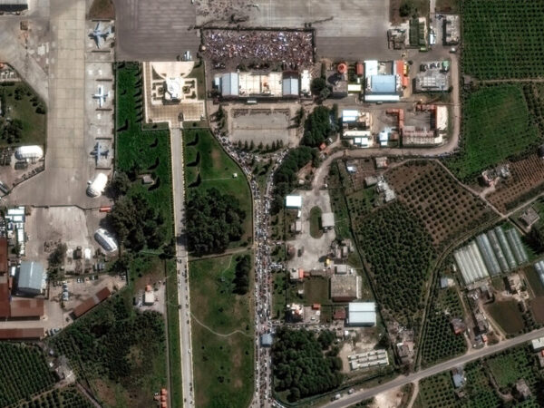 Hundreds of Civilians in Syria Take Shelter at Russian Air Base