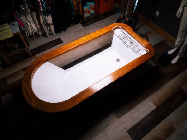 Meet the New Owner of the Bathtub Used by Jacob Elordi in “Saltburn”