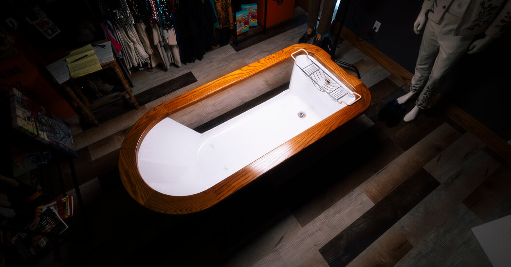 Meet the New Owner of the Bathtub Used by Jacob Elordi in “Saltburn” Meet the New Owner of the Bathtub Used by Jacob Elordi in “Saltburn”